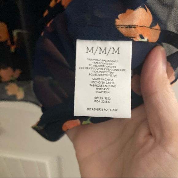 Cabbi California Poppy Navy Floral Top M Blue Sheer Flutter Sleeve - Picture 8 of 12